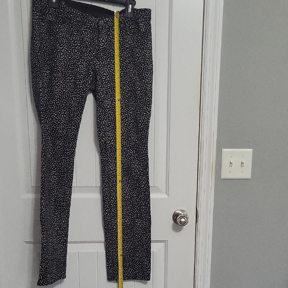Ann Taylor Black and White Patterned Pants - Picture 5 of 6